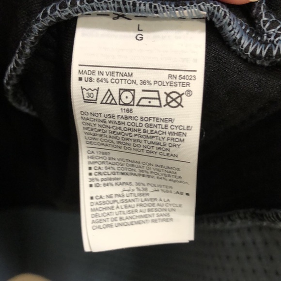 Old Navy Men’s Waffle Zip-Up - Picture 5 of 5